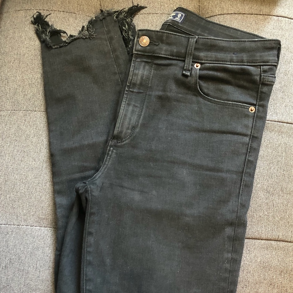 Abercrombie & Fitch frayed hem, high-rise jeans